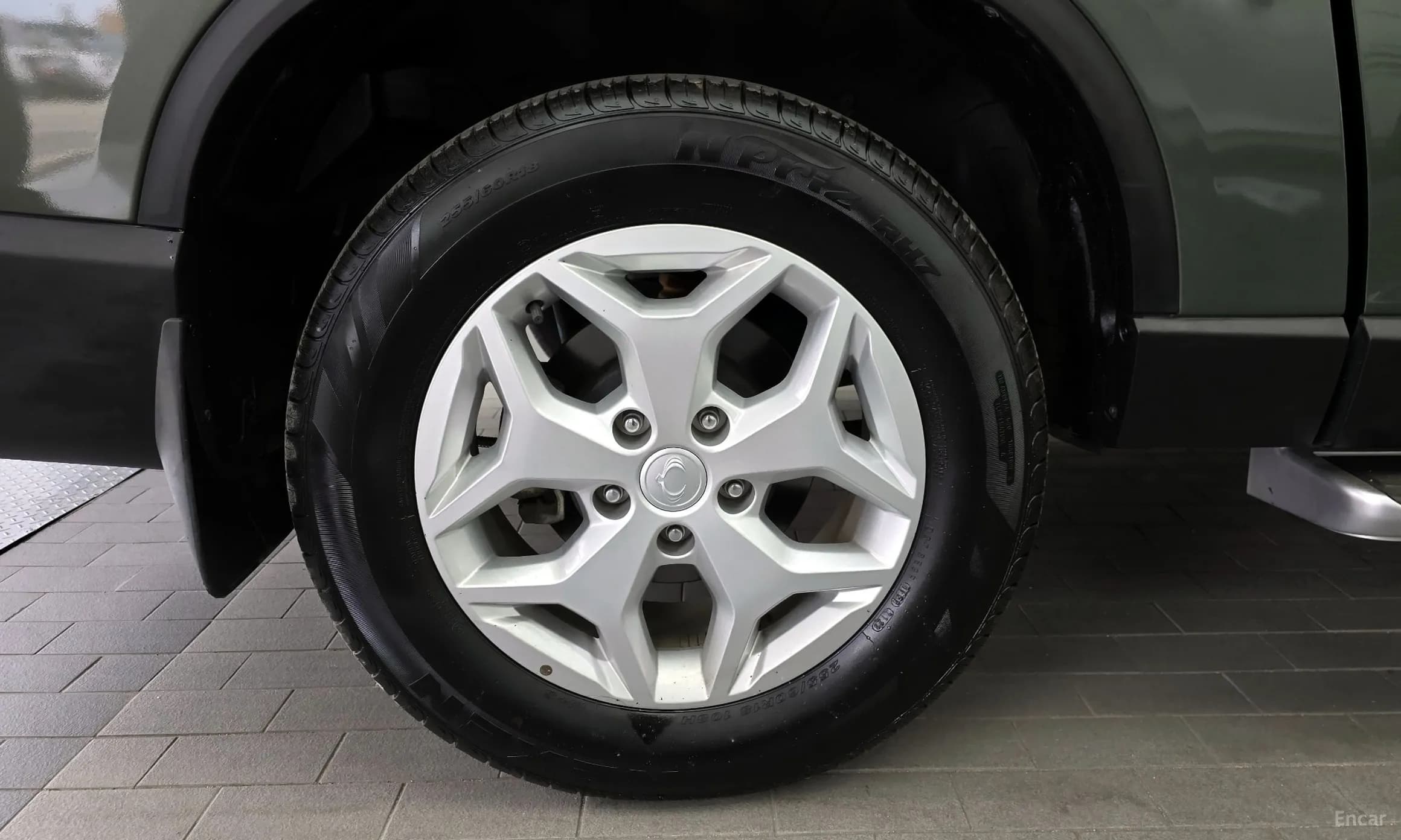 Rexton Sports Khan