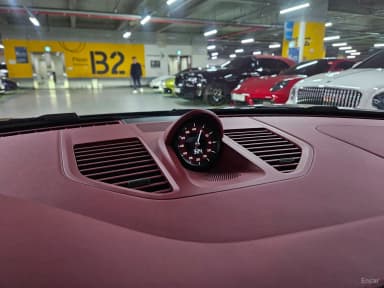 911 (992)