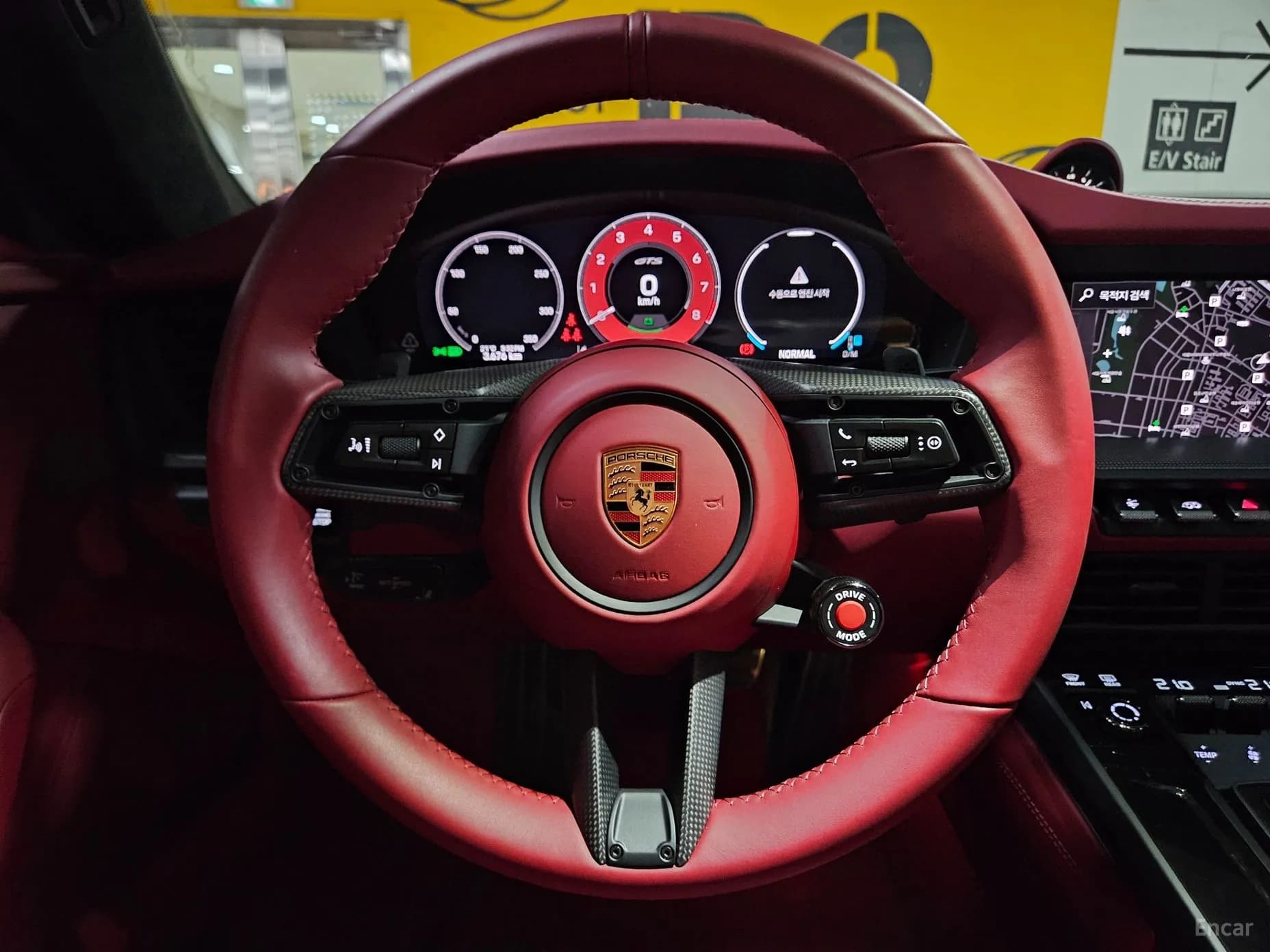 911 (992)