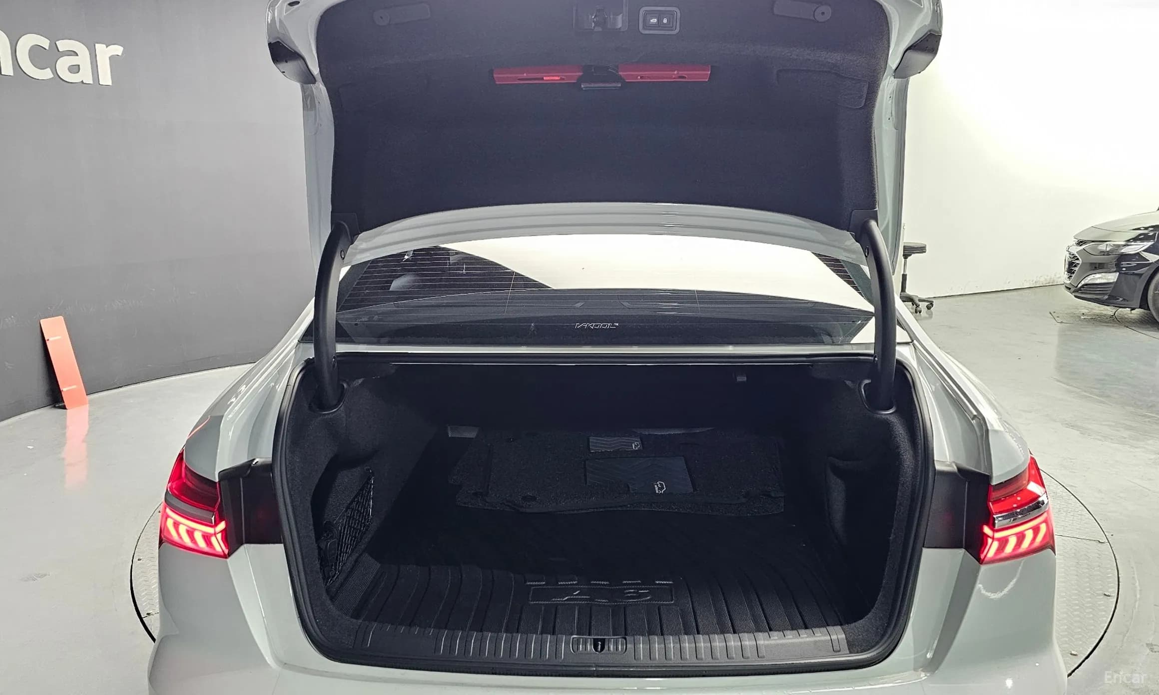 A6 (C8)