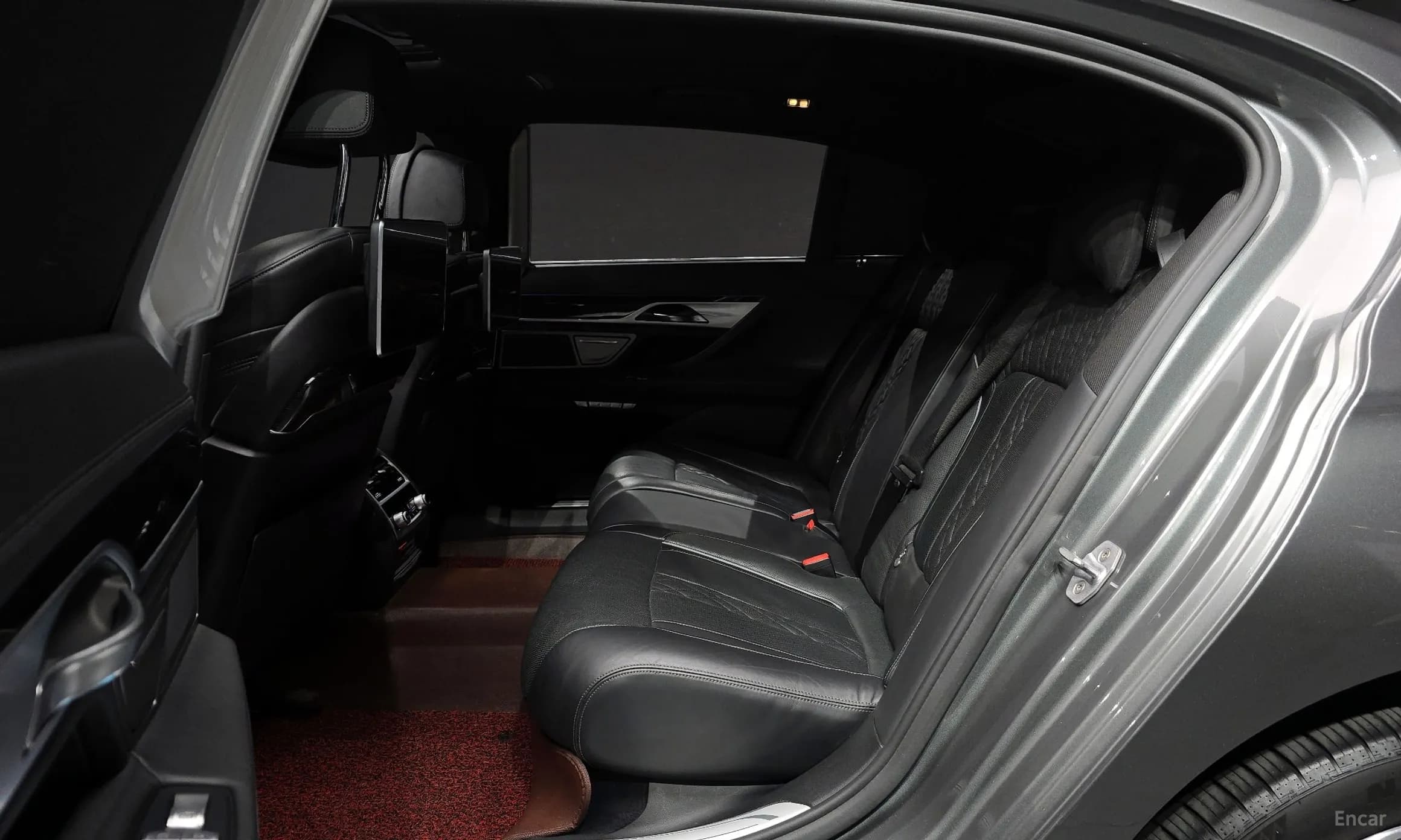 7 Series (G11)