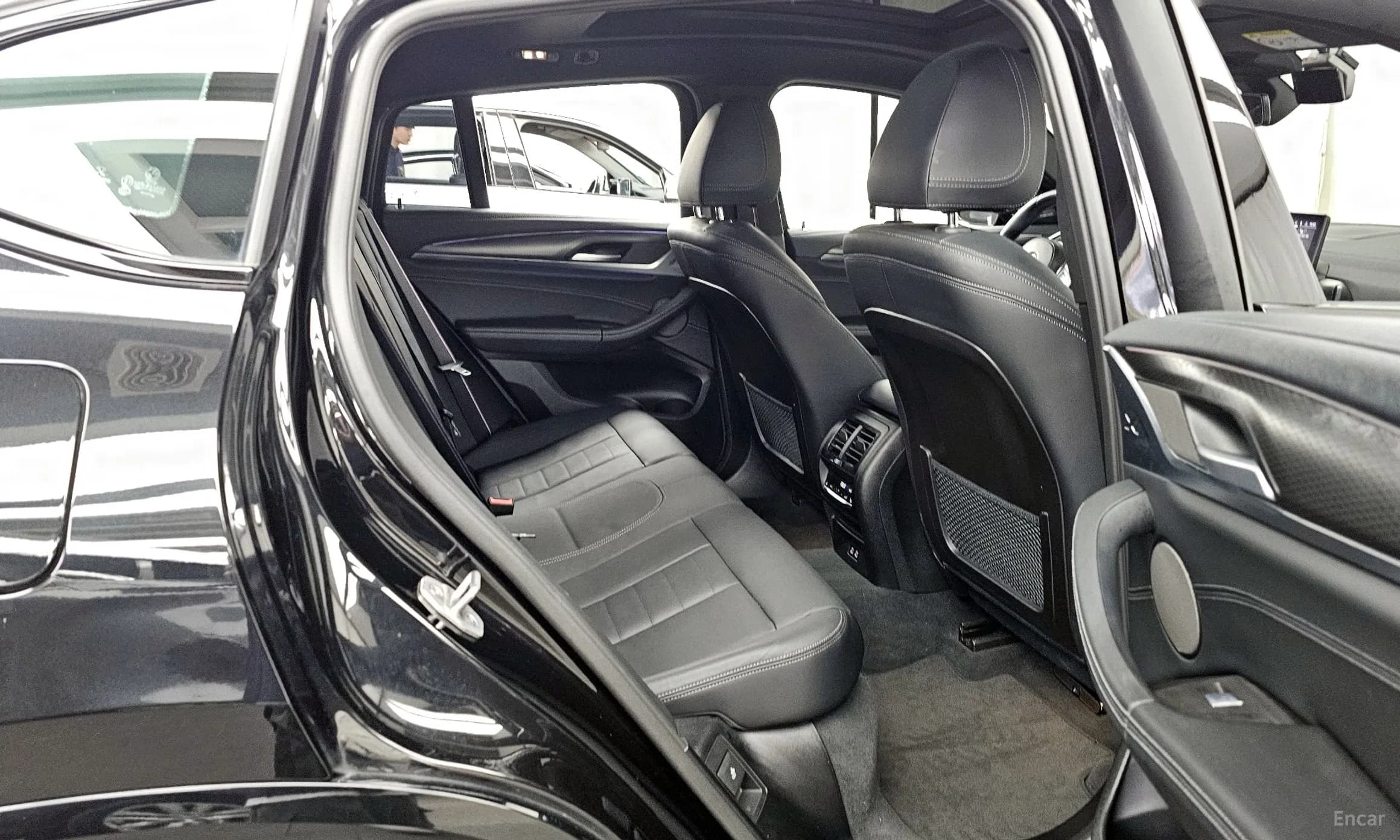 X4 (G02)