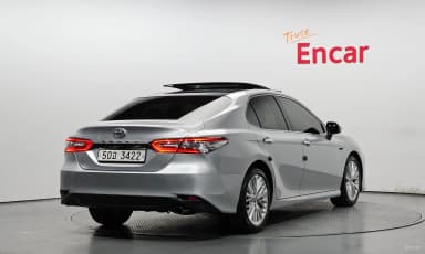Camry (XV70)