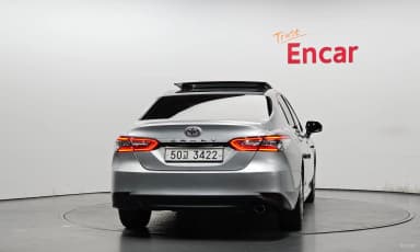 Camry (XV70)