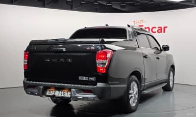 Rexton Sports Khan