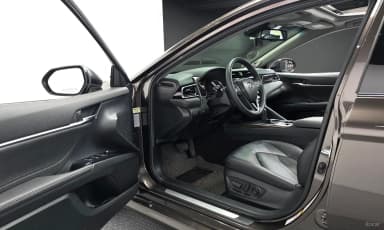 Camry (XV70)