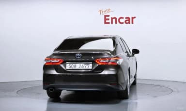 Camry (XV70)
