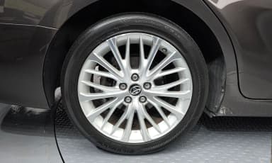 Camry (XV70)