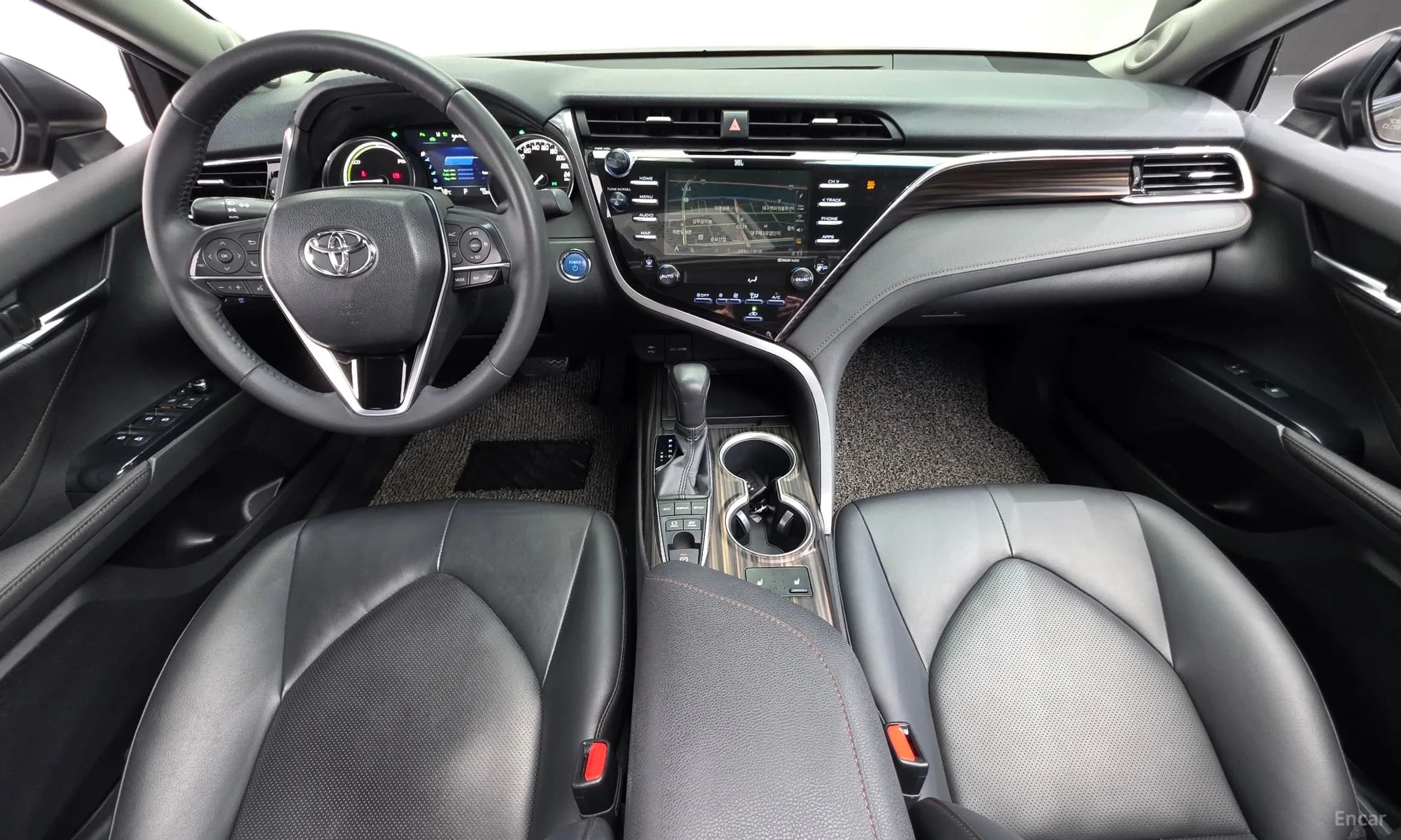 Camry (XV70)