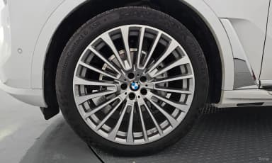 X7 (G07)