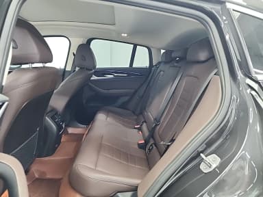 X4 (G02)