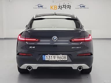 X4 (G02)