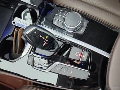X4 (G02)