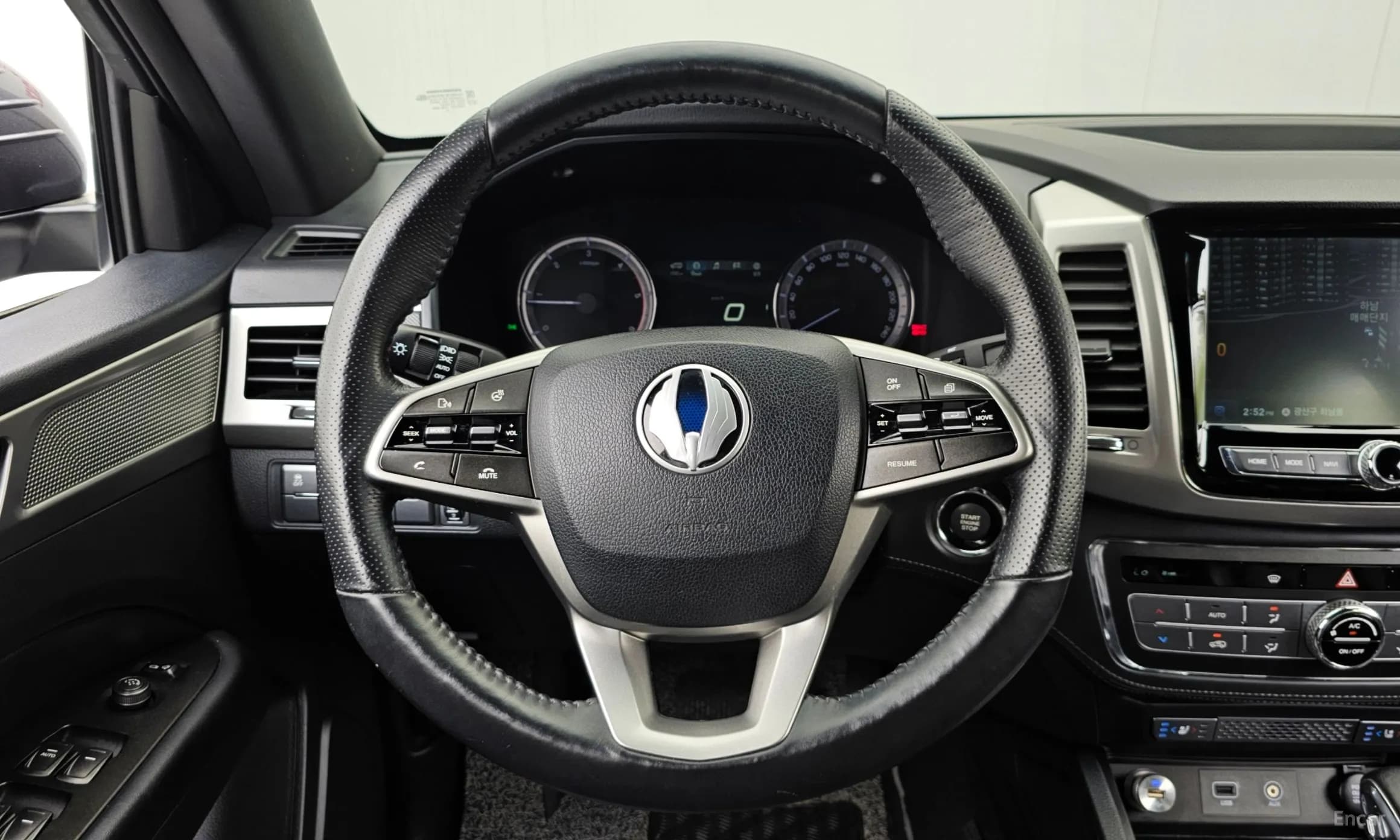 Rexton Sports Khan