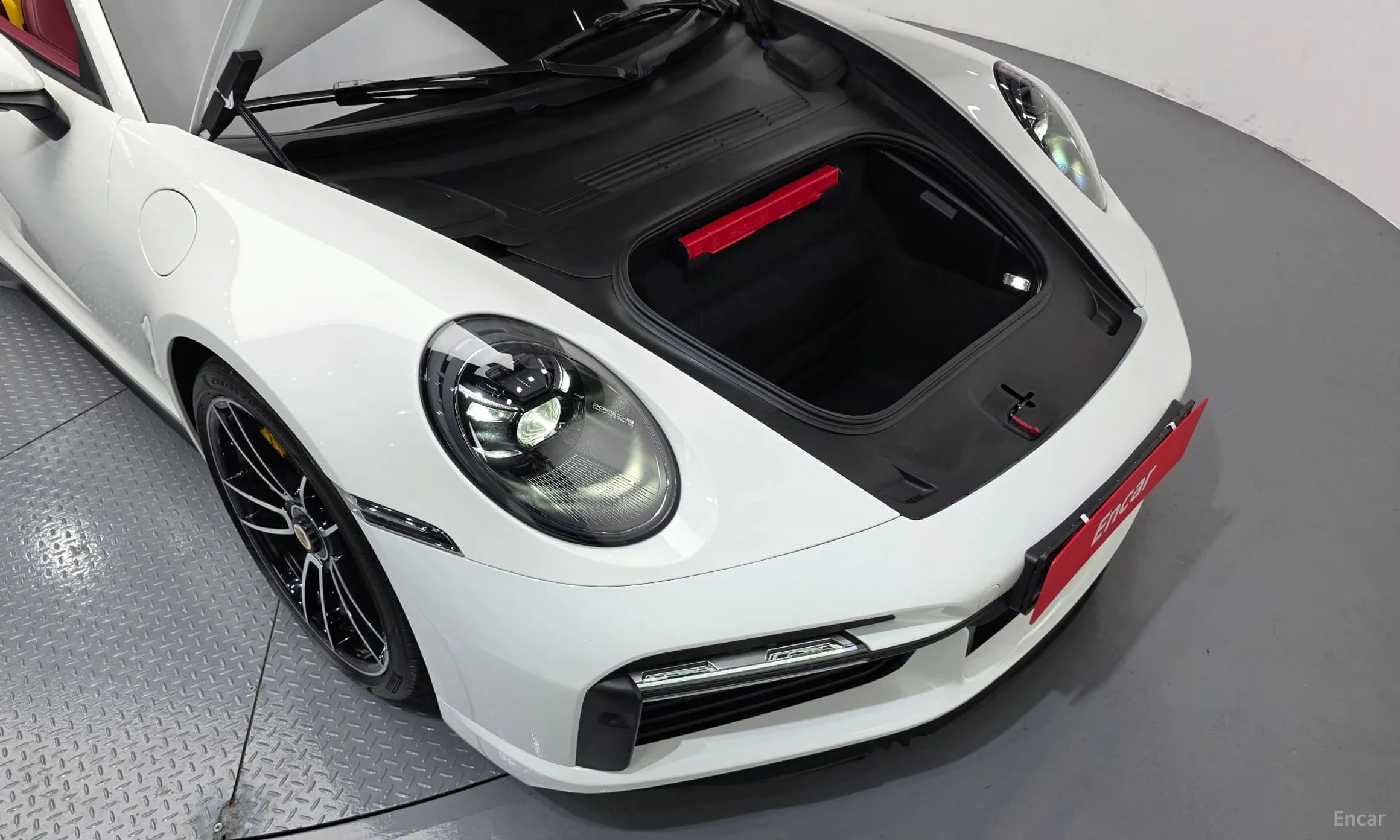 911 (992)