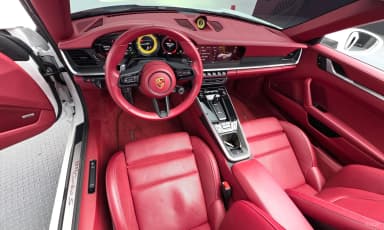911 (992)