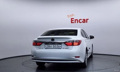 New ES300h