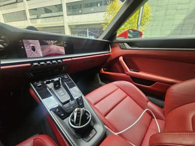 911 (992)
