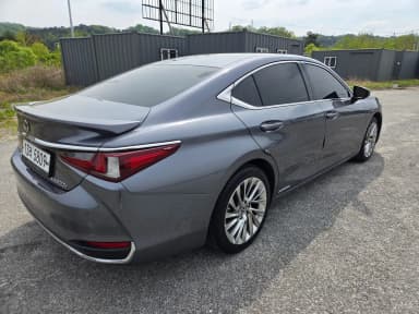 ES300h 7th Generation