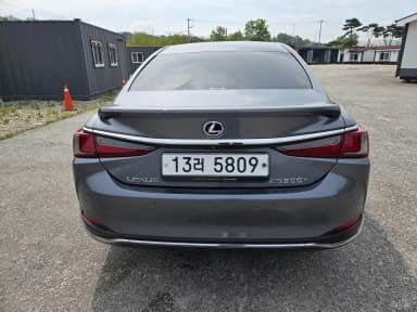 ES300h 7th Generation