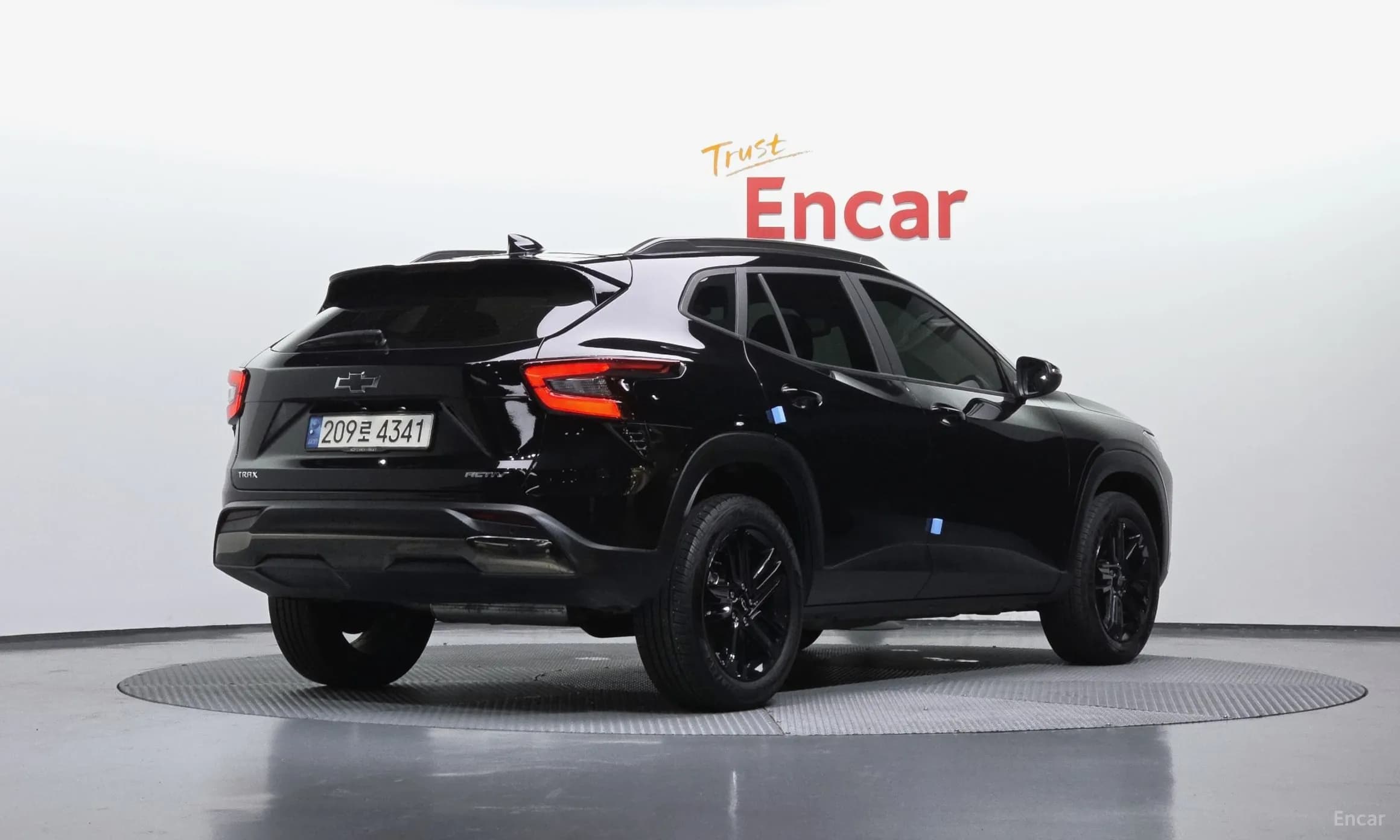 Trax Crossover
