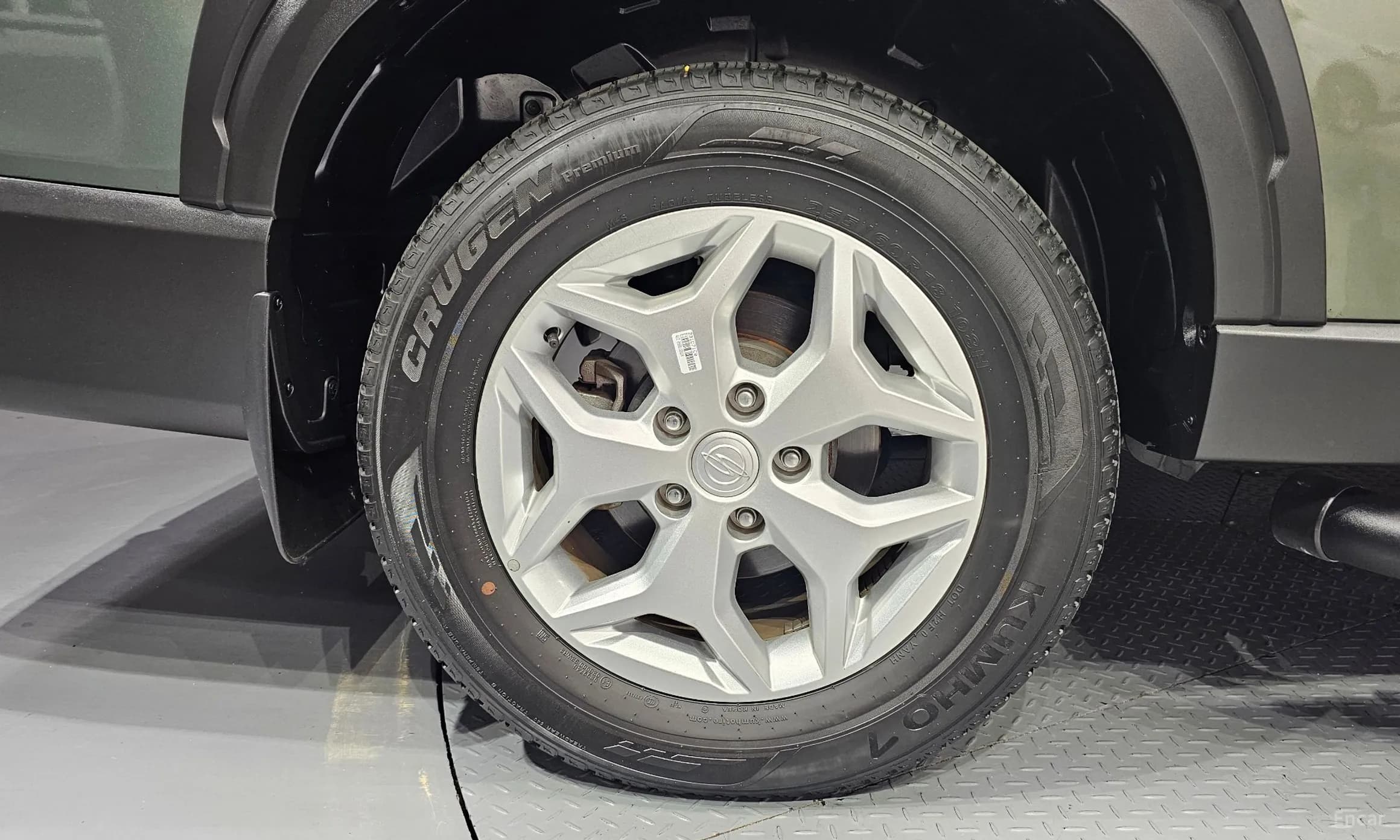Rexton Sports Khan