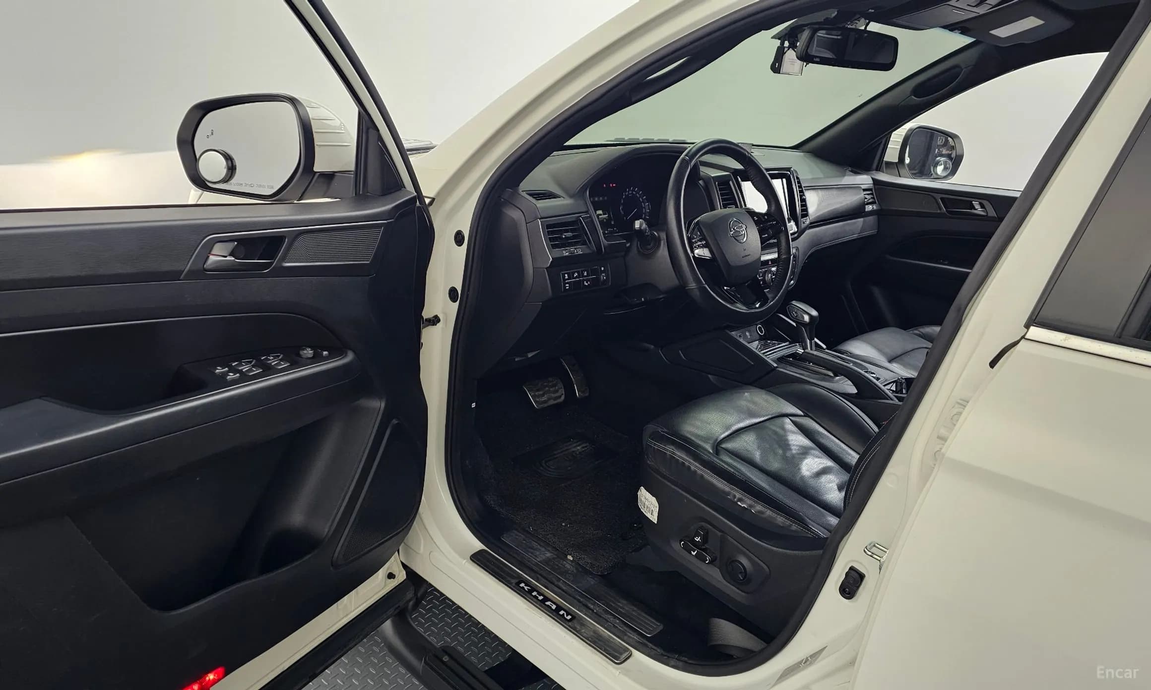 Rexton Sports Khan