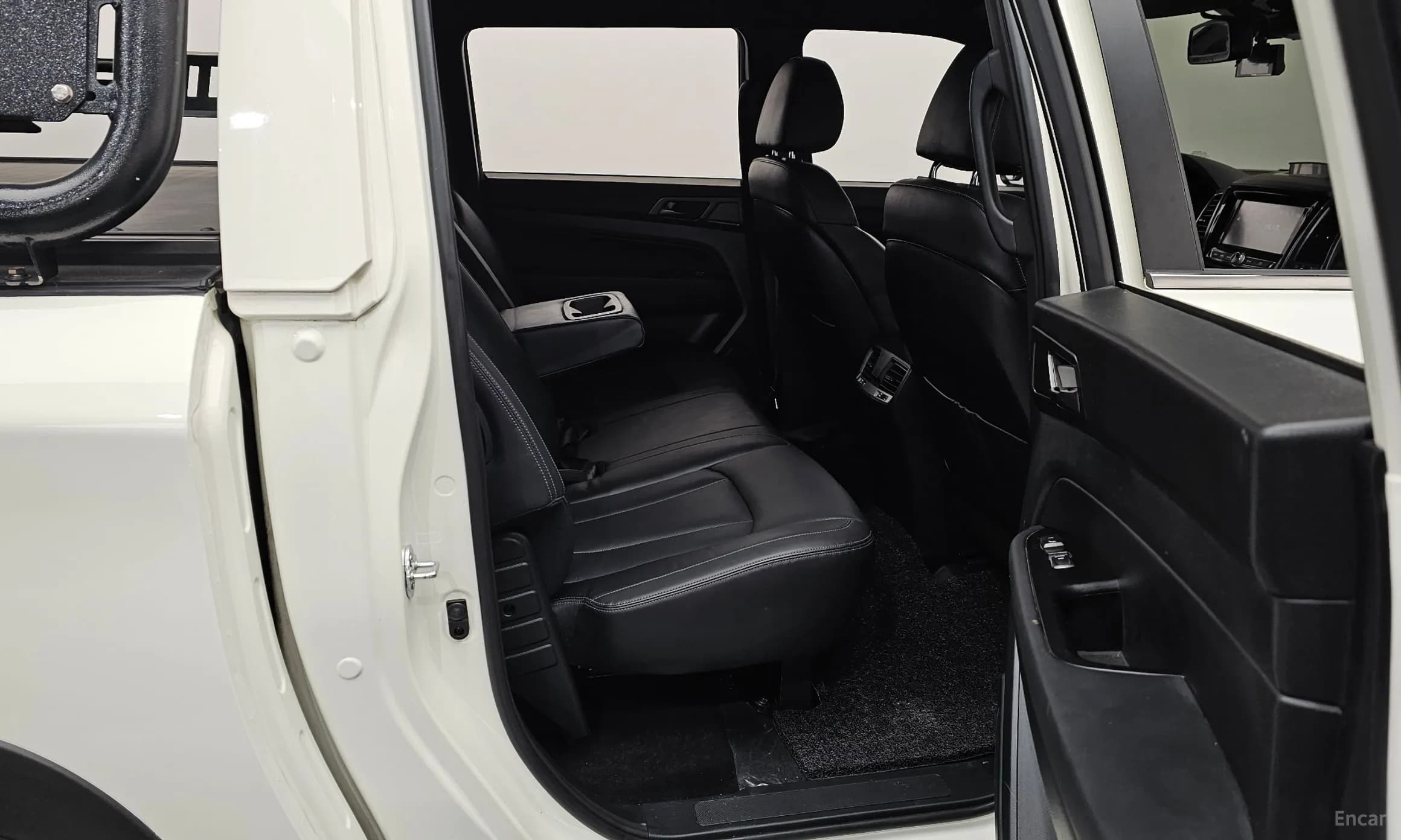 Rexton Sports Khan