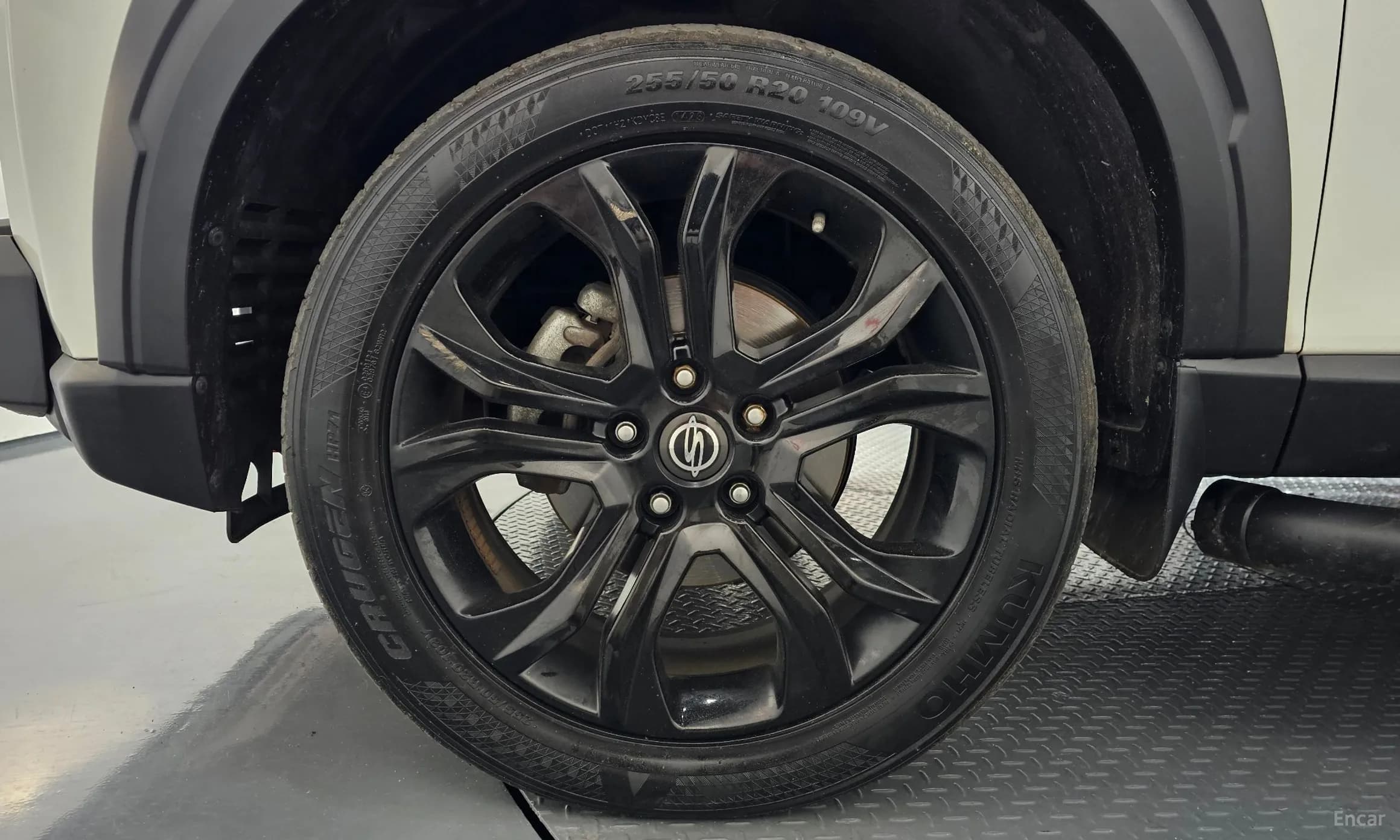 Rexton Sports Khan