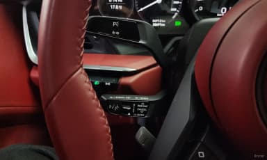 911 (992)