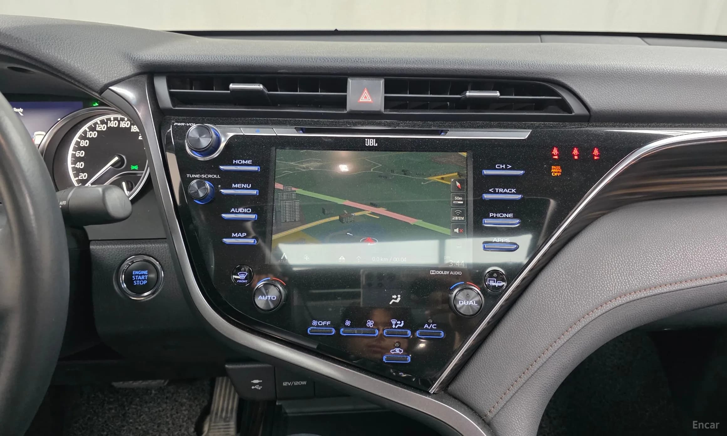 Camry (XV70)