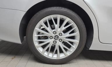 Camry (XV70)