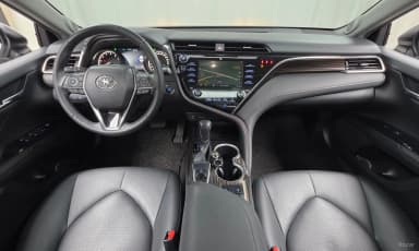 Camry (XV70)