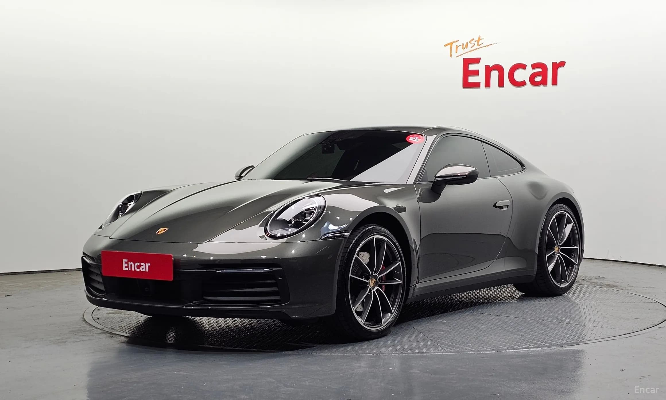 911 (992)