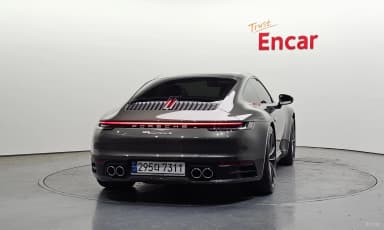 911 (992)