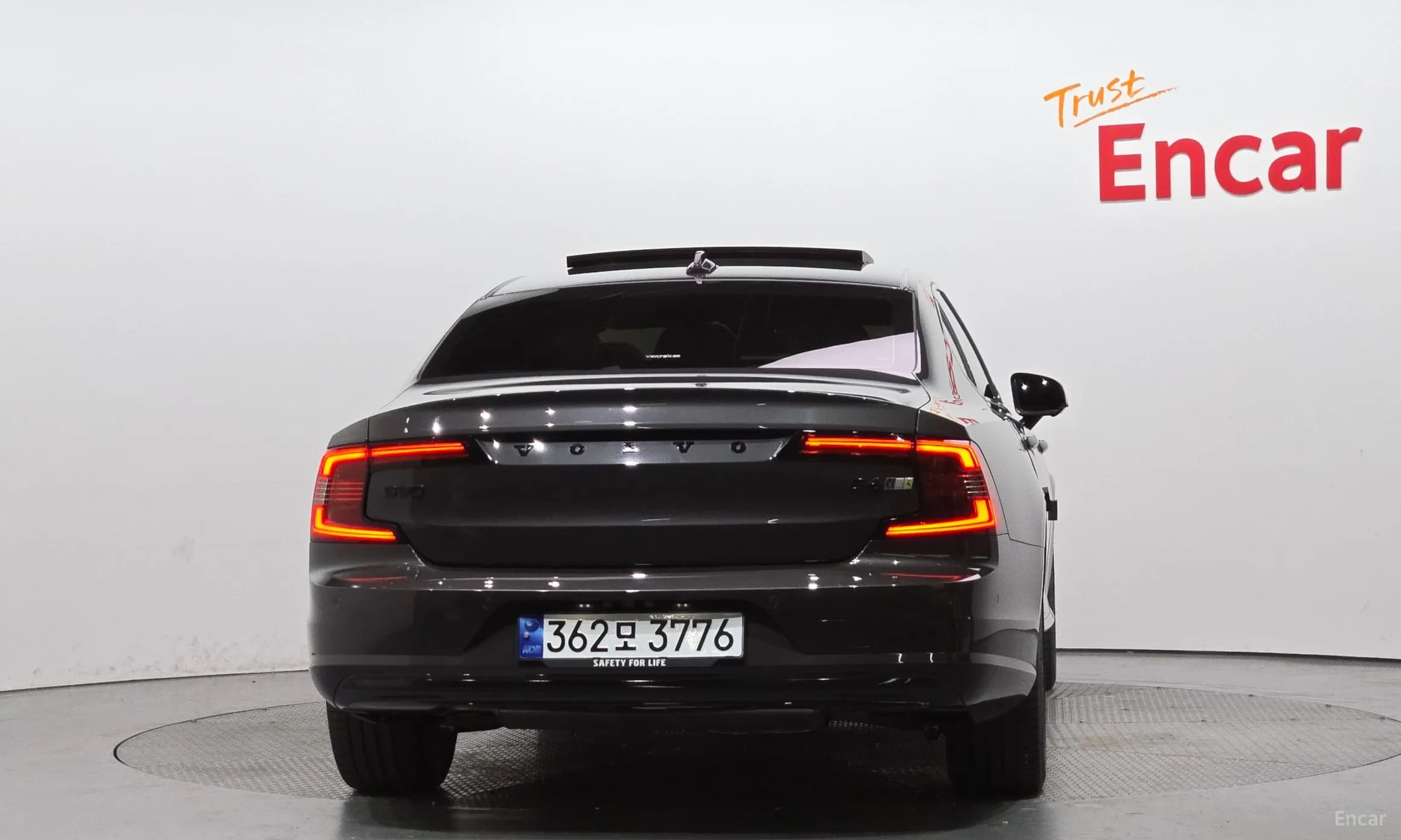 S90