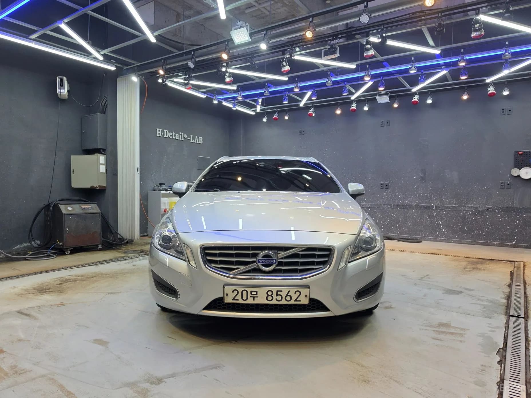 V60