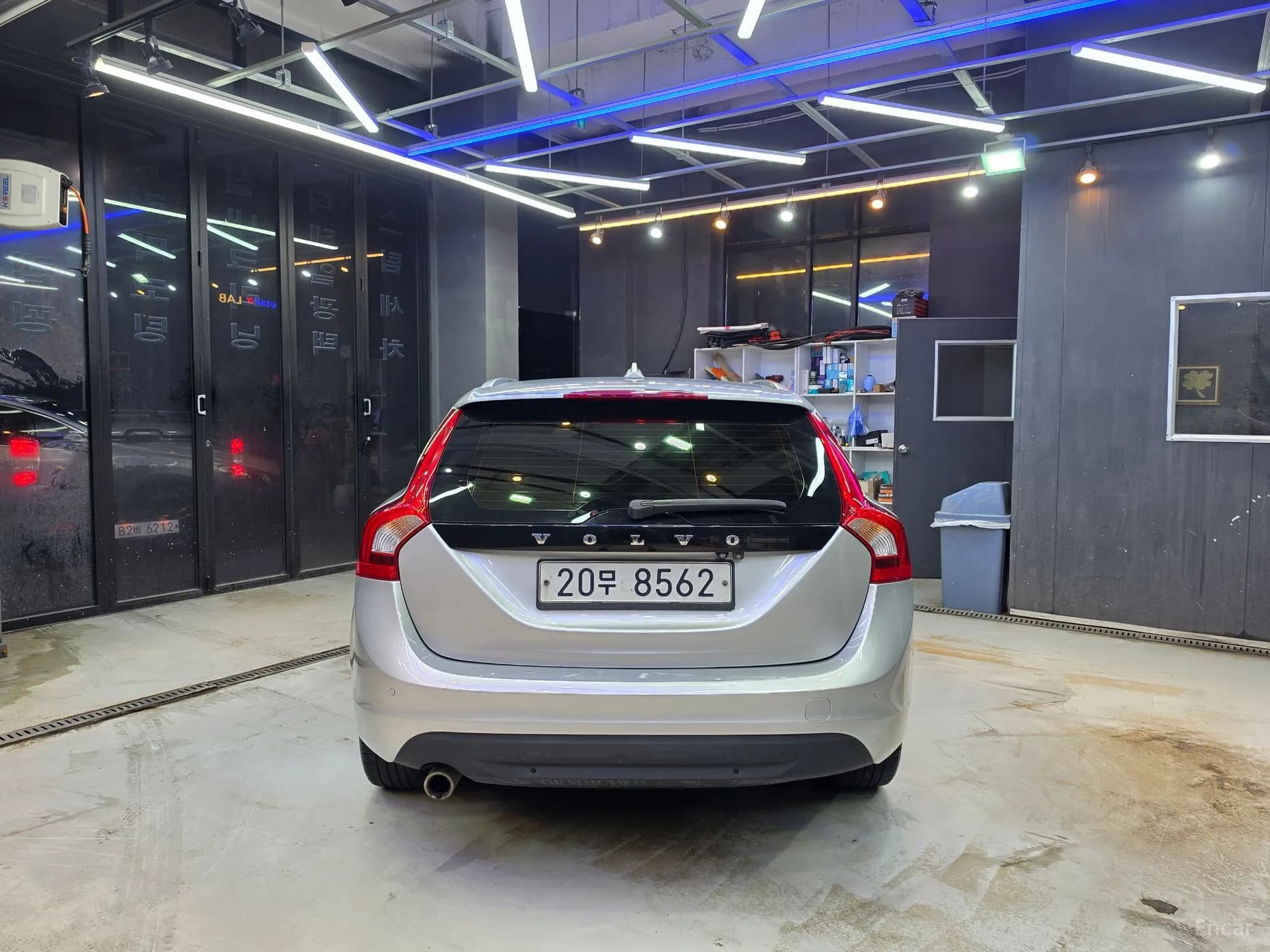 V60