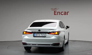 ES300h 7th Generation