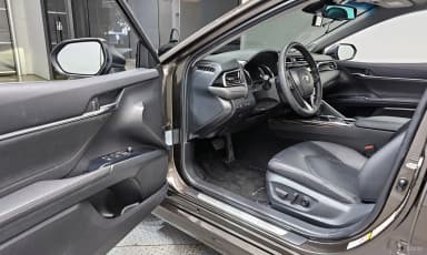 Camry (XV70)