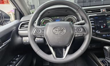 Camry (XV70)