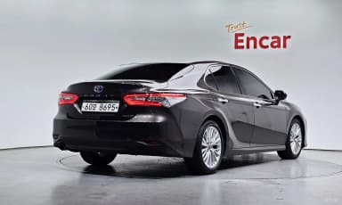 Camry (XV70)