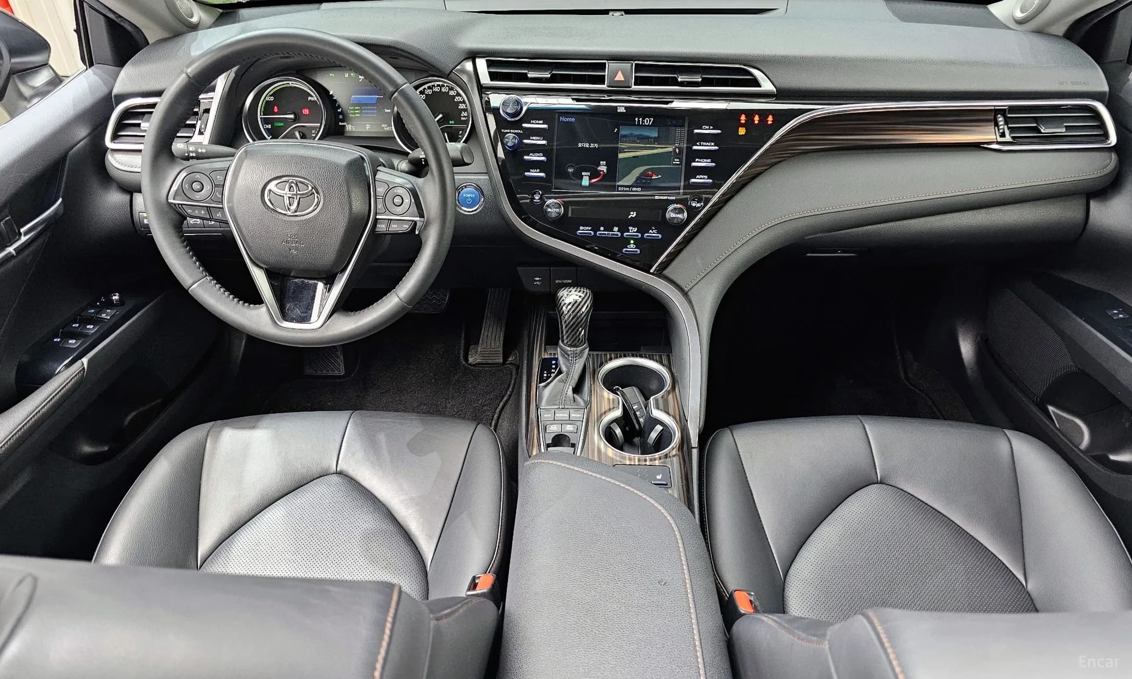 Camry (XV70)