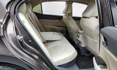 Camry (XV70)