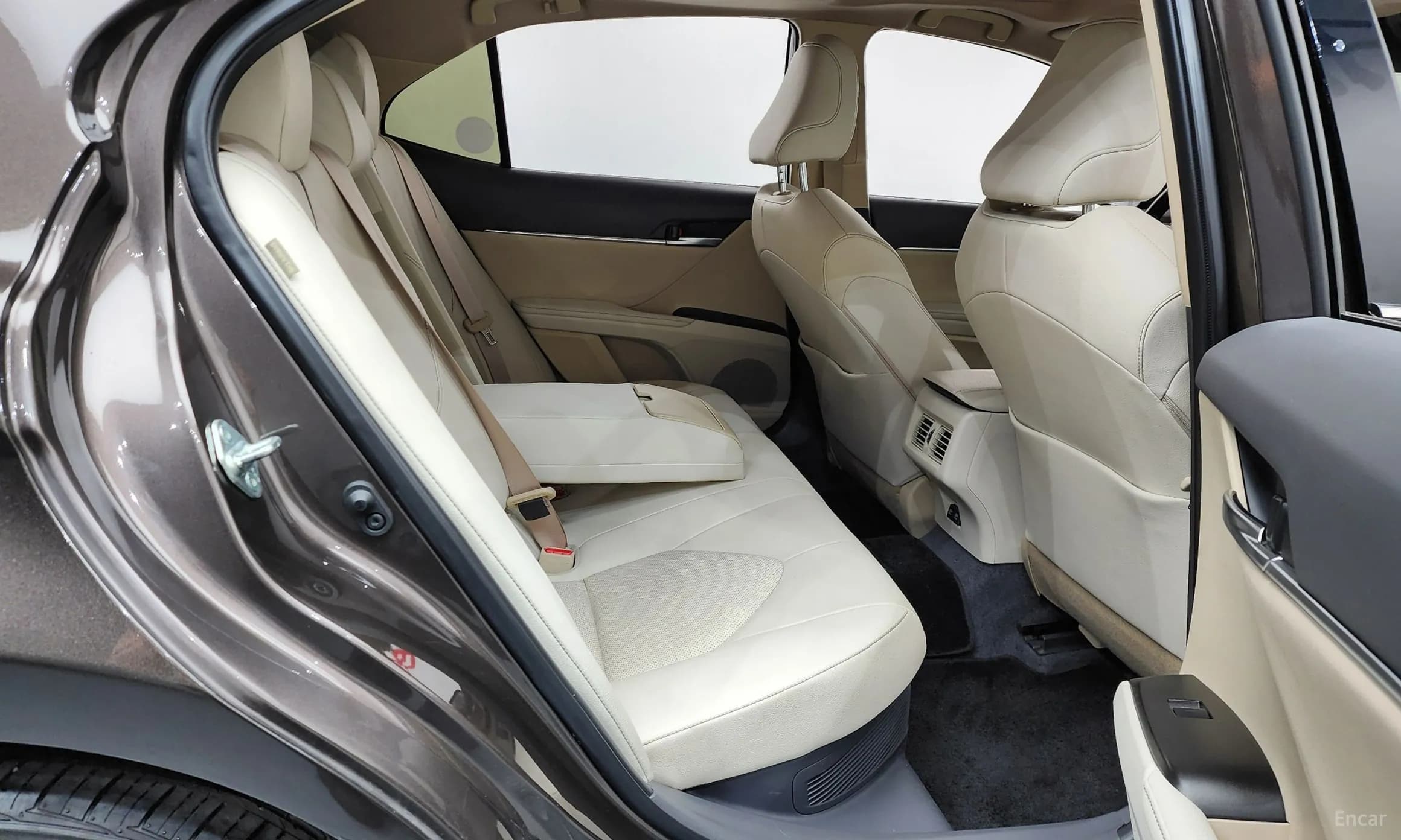 Camry (XV70)