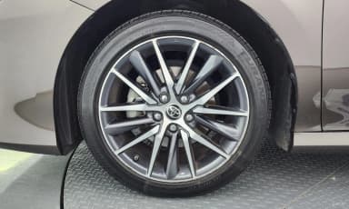 Camry (XV70)