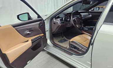 ES300h 7th Generation