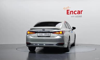 ES300h 7th Generation