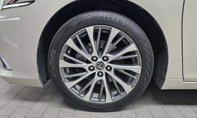 ES300h 7th Generation