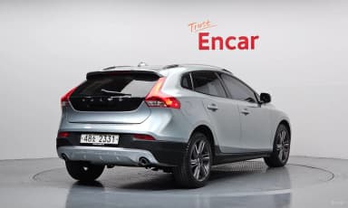 V40 Cross Country